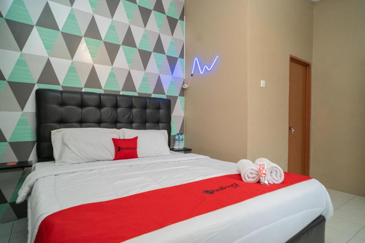 Reddoorz Near Taman Safari 2 Hotell Bogor Exteriör bild