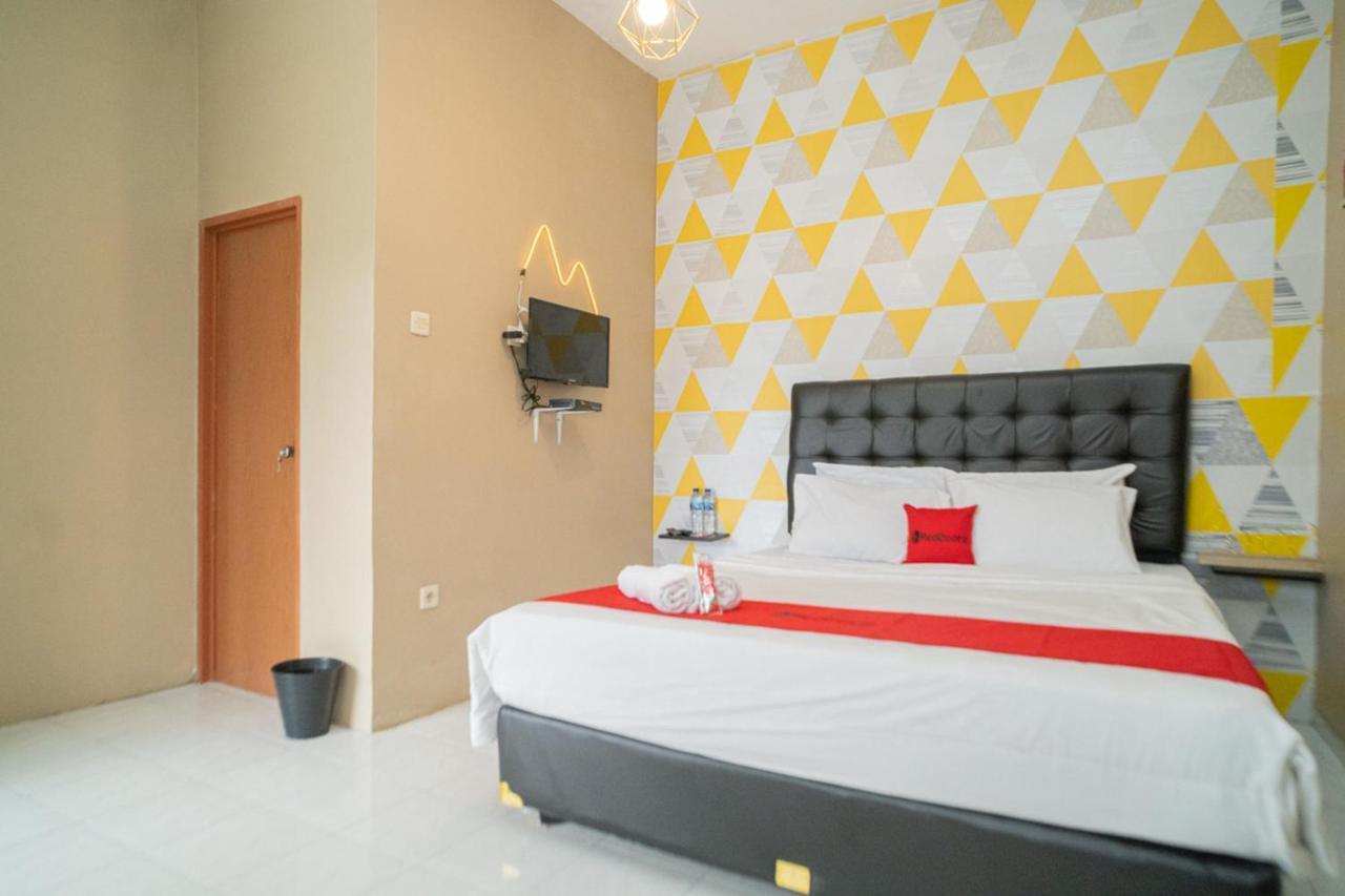 Reddoorz Near Taman Safari 2 Hotell Bogor Exteriör bild