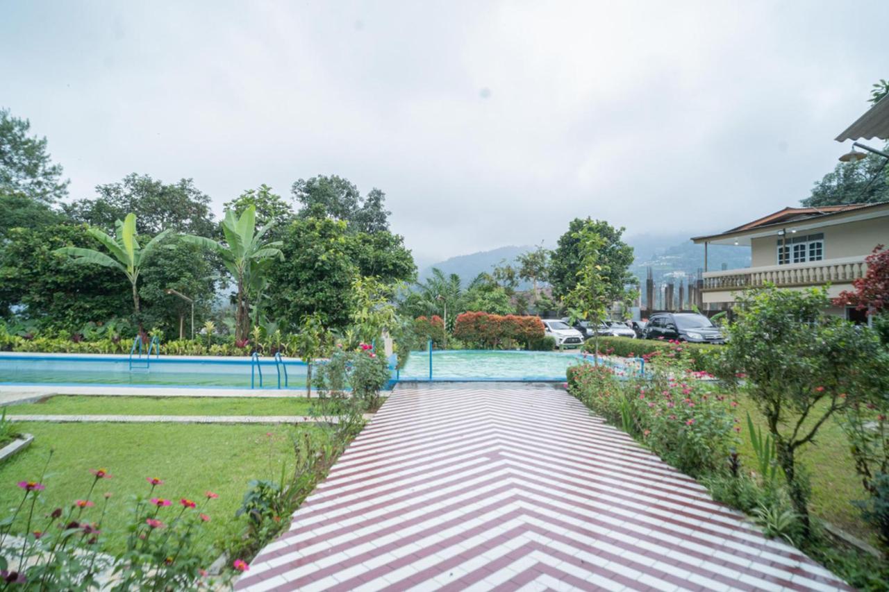 Reddoorz Near Taman Safari 2 Hotell Bogor Exteriör bild