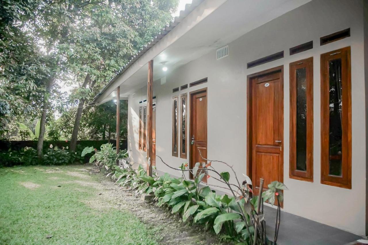 Reddoorz Near Taman Safari 2 Hotell Bogor Exteriör bild